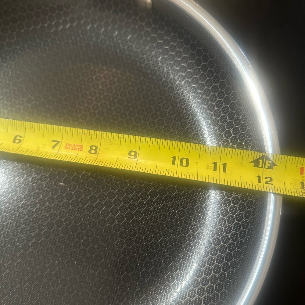 Premium Non-Stick Skillet with Metallic Handle - Picture 5 of 7